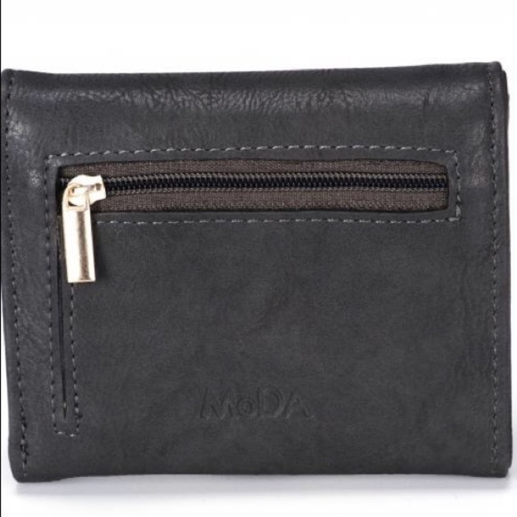 Chic Solid Black Tri-Fold Vegan Leather Wallet - Picture 5 of 5